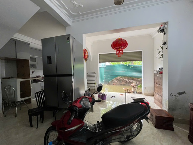 Xóm nhỏ Hà Nội nước ngập 6 ngày chưa rút- Ảnh 6. Xóm nhỏ Hà Nội nước ngập 6 ngày chưa rút- Ảnh 6.