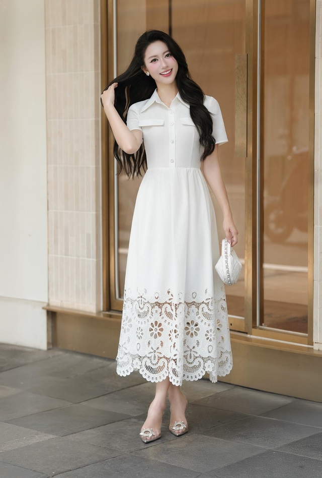 Chạm đến vẻ đẹp mong manh qua từng lớp vải ren tinh xảo- Ảnh 7. Chạm đến vẻ đẹp mong manh qua từng lớp vải ren tinh xảo- Ảnh 7.