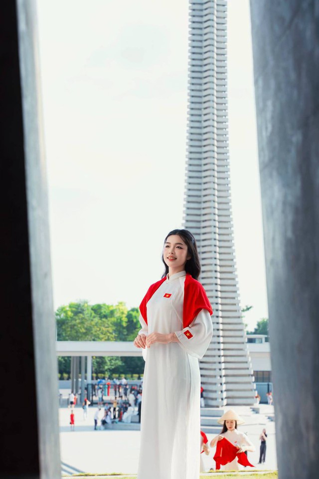 &lsquo;Hot girl&rsquo; b&oacute;ng chuyền H&agrave; Kiều Vy g&acirc;y thương nhớ với bộ ảnh mừng Quốc kh&aacute;nh - Ảnh 4.