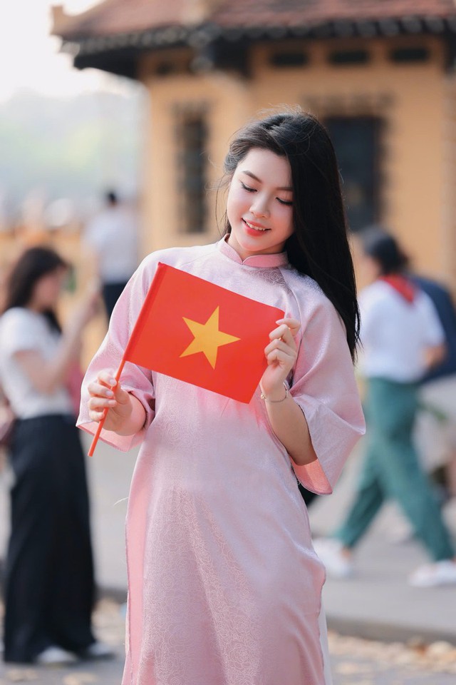 &lsquo;Hot girl&rsquo; b&oacute;ng chuyền H&agrave; Kiều Vy g&acirc;y thương nhớ với bộ ảnh mừng Quốc kh&aacute;nh - Ảnh 11.