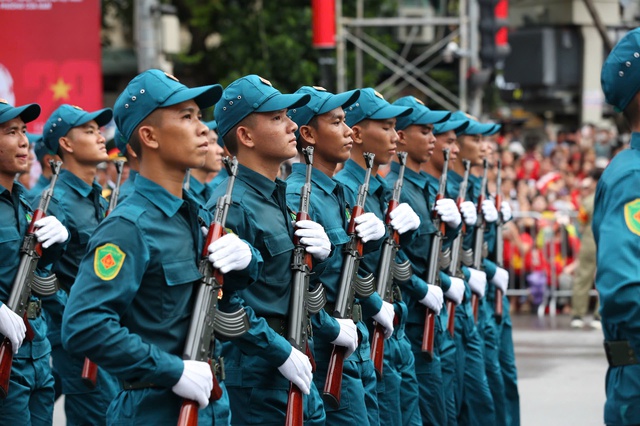 Bộ Nội vụ hướng dẫn xếp lương mới cho chỉ huy quân sự cấp xã - Ảnh 1.