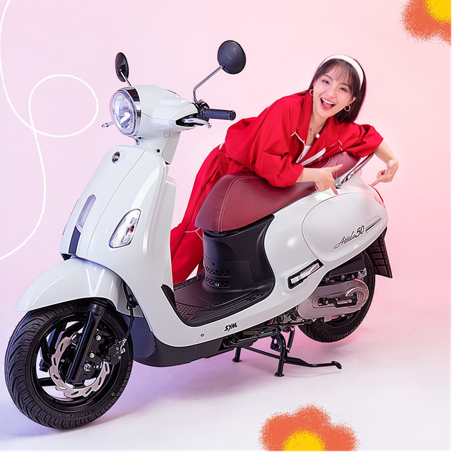 Những mẫu xe máy 50cc dùng xăng E10 cho mùa tựu trường- Ảnh 5. Những mẫu xe máy 50cc dùng xăng E10 cho mùa tựu trường- Ảnh 5.