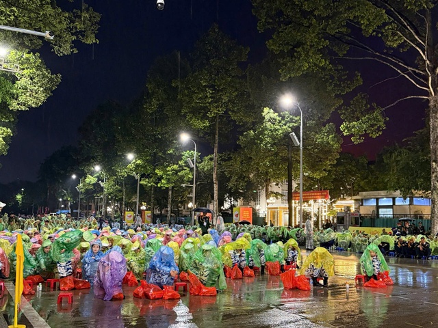 Nữ thiếu úy rạng rỡ trong quân phục quân y: Từ cô gái yếu mềm đến chiến sĩ A80- Ảnh 4. Nữ thiếu úy rạng rỡ trong quân phục quân y: Từ cô gái yếu mềm đến chiến sĩ A80- Ảnh 4.