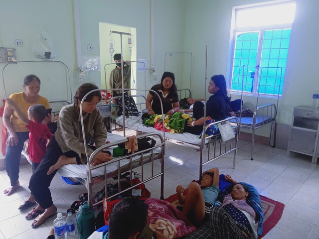 Gia Lai: 131 người nhập viện nghi do ngộ độc sau tiệc tân gia- Ảnh 1. Gia Lai: 131 người nhập viện nghi do ngộ độc sau tiệc tân gia- Ảnh 1.