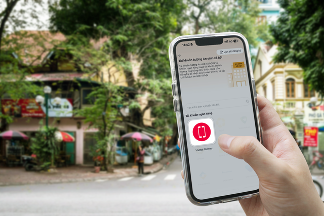 Viettel Money hỗ trợ người không có tài khoản ngân hàng nhận tiền an sinh xã hội - Ảnh 2.