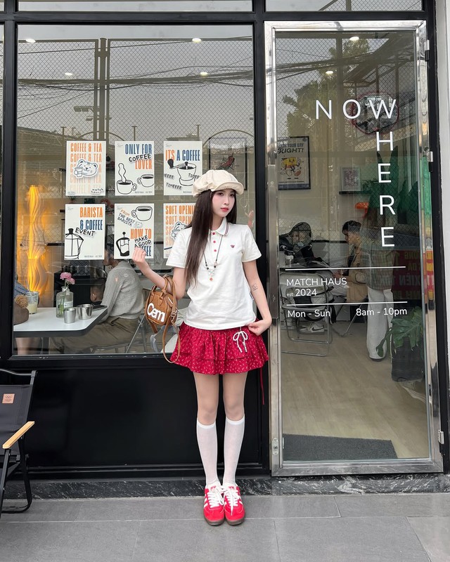 'Nữ hoàng' của mọi cuộc dạo phố gọi tên chân váy tầng- Ảnh 2.