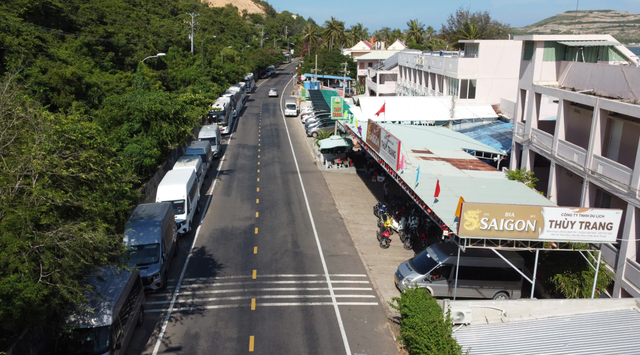 Du lịch Mũi N&eacute; chật cứng kh&aacute;ch trong dịp Quốc kh&aacute;nh 2 . 9 - Ảnh 1.