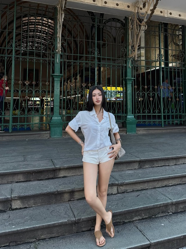 Thanh lịch mà không 'kén' dáng với sắc trắng đơn giản- Ảnh 4.