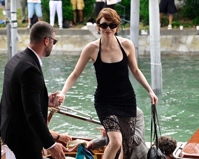 Emma Stone tin có người ngoài hành tinh sau khi đóng phim cùng chủ đề- Ảnh 1. Emma Stone tin có người ngoài hành tinh sau khi đóng phim cùng chủ đề- Ảnh 1.