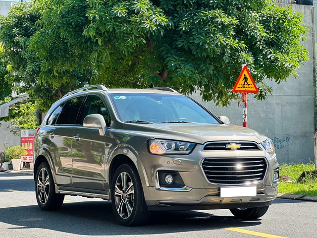 400 triệu mua ô tô 7 chỗ: Xe Mỹ Chevrolet Captiva có phải 'món hời'? - Ảnh 3. 400 triệu chọn xe 7 chỗ: Xe Mỹ Chevrolet Captiva có đáng mua? - Ảnh 3.