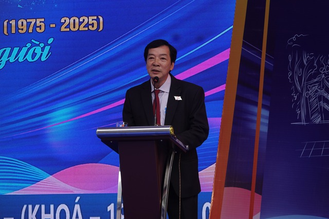 X&uacute;c động trong ng&agrave;y hội 50 năm Trường THPT B&igrave;nh Sơn - Ảnh 4.