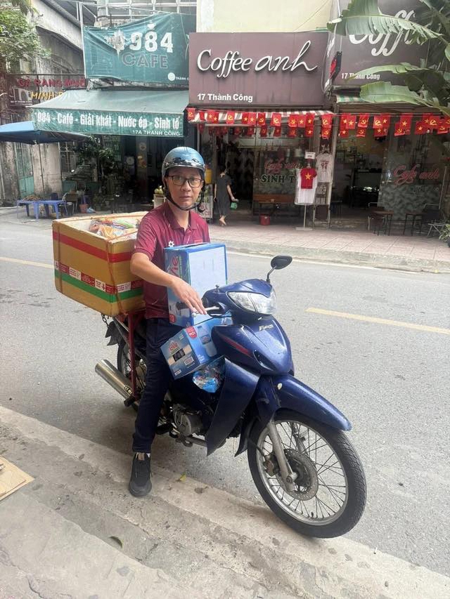 Tấm lòng của anh Qúy trong kỷ niệm 80 năm cách mạng tháng tám tại Hà Nội - Ảnh 2.