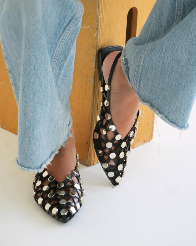Giày slingback, thoải mái nhưng vẫn thanh lịch cho mùa thu- Ảnh 3.