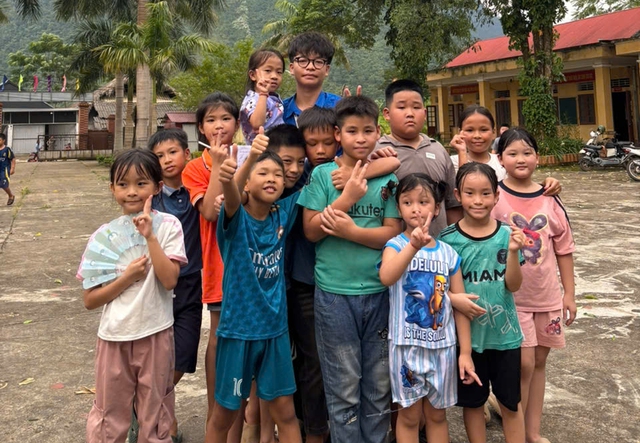 Chàng sinh viên tình nguyện mang Mùa hè xanh đến trẻ em vùng cao Tuyên Quang - Ảnh 8.