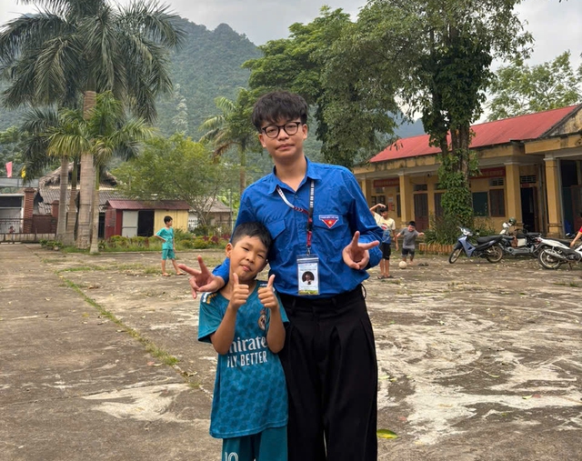 Chàng sinh viên tình nguyện mang Mùa hè xanh đến trẻ em vùng cao Tuyên Quang - Ảnh 7.