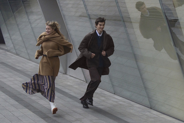 Trang phục đẹp, hiện đại và tỏa sáng trong từng nhịp bước- Ảnh 5.