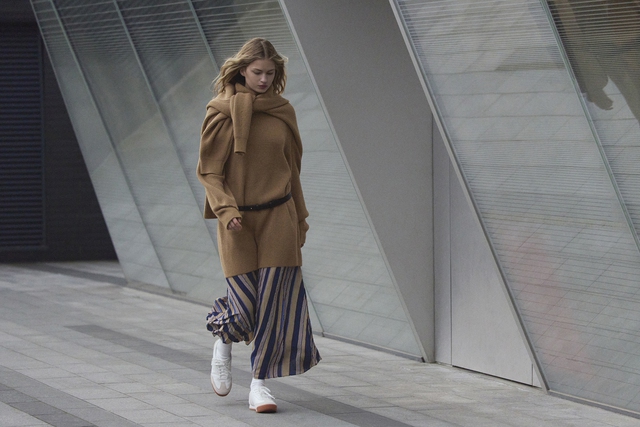 Trang phục đẹp, hiện đại và tỏa sáng trong từng nhịp bước- Ảnh 6.