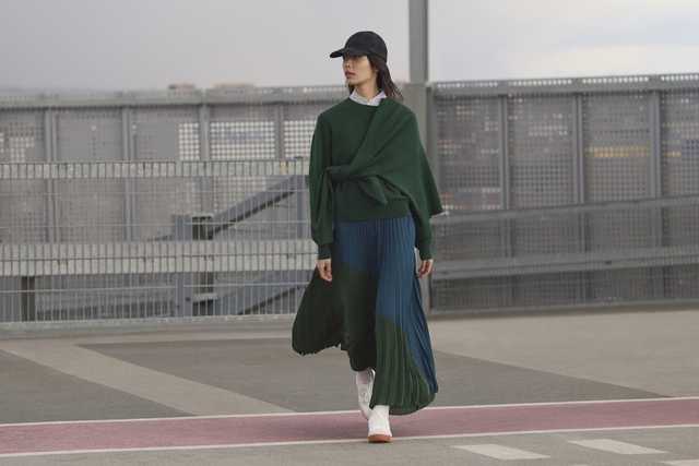 Trang phục đẹp, hiện đại và tỏa sáng trong từng nhịp bước- Ảnh 12.