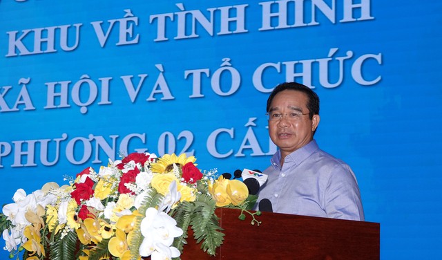 Chủ tịch TP.HCM: R&otilde; th&agrave;nh phần hồ sơ để người d&acirc;n kh&ocirc;ng phải thu&ecirc; 'c&ograve;' - Ảnh 3.