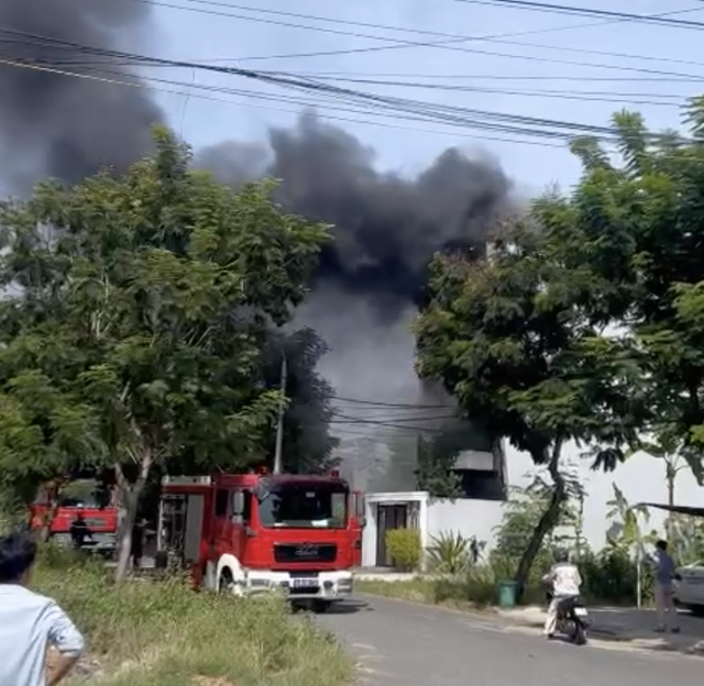 Hỏa hoạn liên tiếp ở Đà Nẵng: Cảnh báo nguy cơ cháy nổ mùa nắng nóng - Ảnh 1.