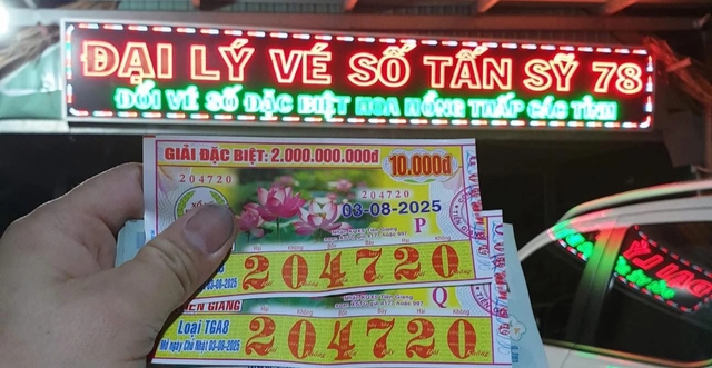 Xổ số miền Nam ngày 3 tháng 8: Khách mua 10 tờ, trúng 2 tờ độc đắc - Ảnh 1.