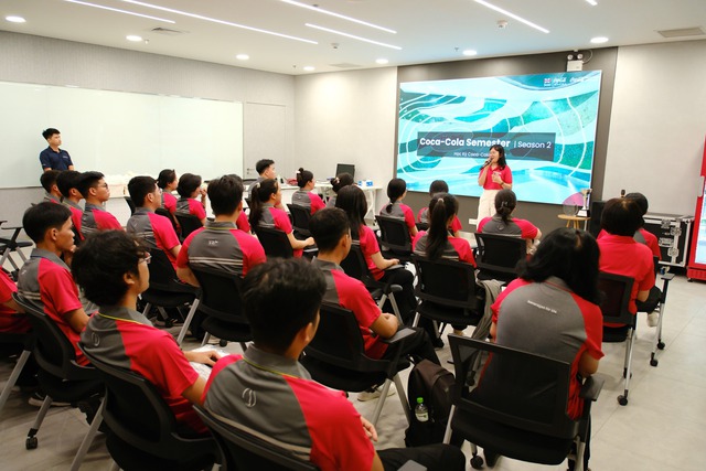 Coca-Cola khánh thành nhà máy tại Tây Ninh: gắn kết doanh nghiệp FDI và địa phương - Ảnh 3.