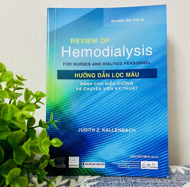 Cuốn tài liệu y khoa nhắc bác sĩ thấu cảm cùng người bệnh - Ảnh 2.