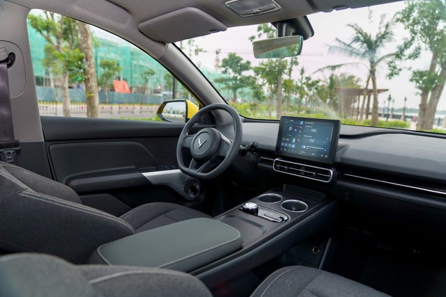 Xe điện 7 chỗ VinFast vừa bàn giao có gì 'đấu' phân khúc MPV dưới 800 triệu? - Ảnh 3.