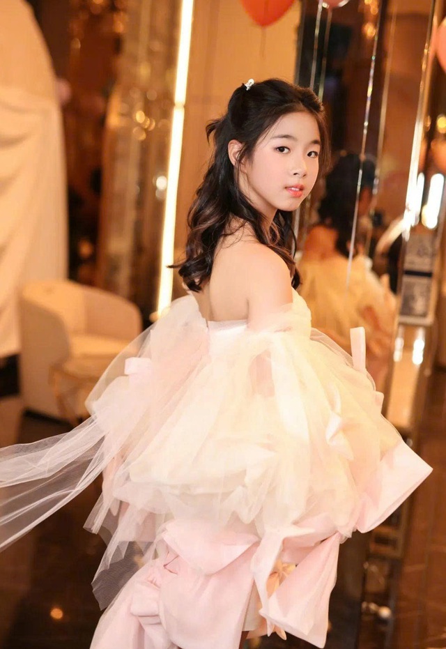 Huỳnh Dịch đưa con gái sang Hàn, nuôi giấc mơ làm idol tại SM Entertainment - Ảnh 2.