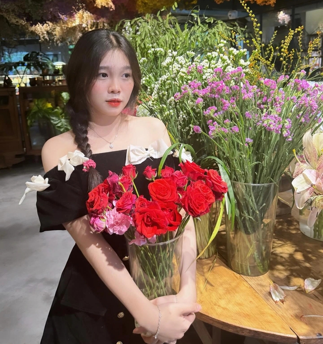 Cô gái 18 tuổi viết đơn tình nguyện đi nghĩa vụ quân sự - Ảnh 1.