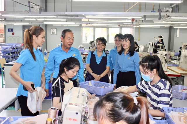 Chi trả chế độ cho c&aacute;n bộ c&ocirc;ng đo&agrave;n chuy&ecirc;n tr&aacute;ch trước 1.11- Ảnh 1.