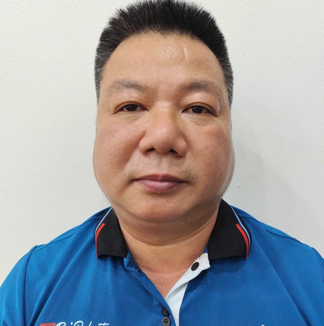 Vụ 40 người mắc kẹt trên Vành đai 3: Tạm giữ ông Bùi Trường Sơn vì rút chìa khóa xe khách - Ảnh 1.