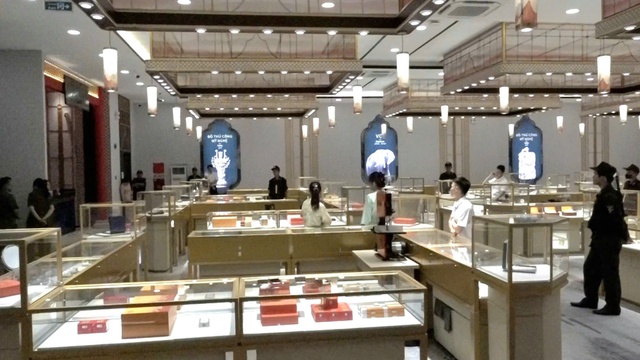 Kh&aacute;nh H&ograve;a: Ph&aacute;t hiện cơ sở người Trung Quốc b&aacute;n h&agrave;ng kh&ocirc;ng r&otilde; nguồn gốc- Ảnh 1.