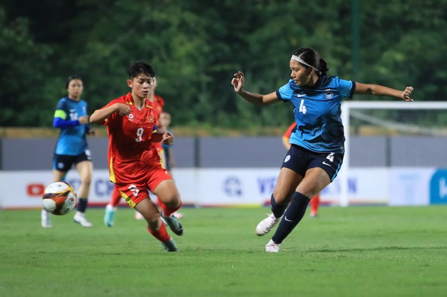 Thắng đậm Singapore, đội nữ U.20 Việt Nam dẫn đầu bảng B vòng loại U.20 châu Á 2026
- Ảnh 4. Thắng đậm Singapore, đội nữ U.20 Việt Nam dẫn đầu bảng B vòng loại U.20 châu Á 2026
- Ảnh 4.