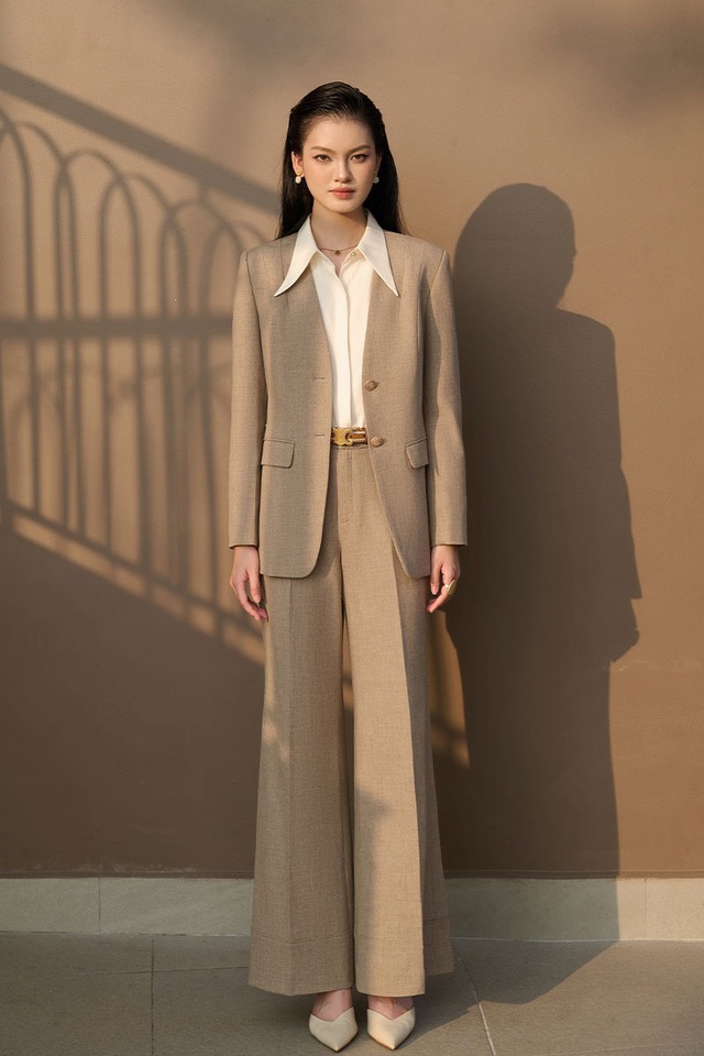 Khẳng định phong cách thanh lịch cùng bộ đôi sơ mi và blazer- Ảnh 8.