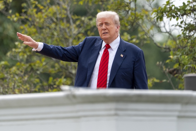 Ông Trump tuyên bố sẽ áp thuế đến 250% đối với dược phẩm- Ảnh 1.