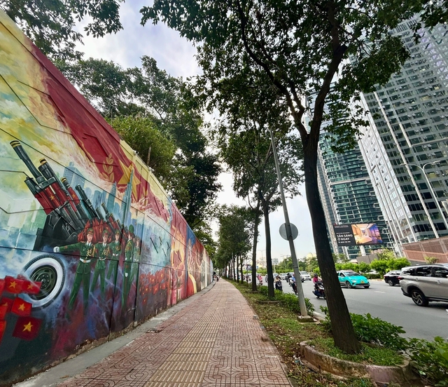 Xem 'diễu binh, diễu hành' ngay tại TP.HCM- Ảnh 1.