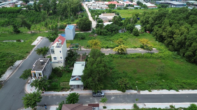 TP.HCM: Mua đất dự &aacute;n x&acirc;y nh&agrave; ở nhưng kh&ocirc;ng được sang t&ecirc;n - Ảnh 1.