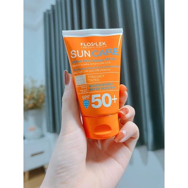 Top 7 kem chống nắng an to&agrave;n cho da sau laser v&agrave; phục hồi sự tươi trẻ - Ảnh 12.