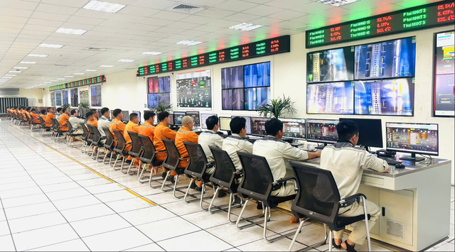 Hòa Phát tự chủ 90% điện cho sản xuất, tiết kiệm gần 3.500 tỉ đồng - Ảnh 1.