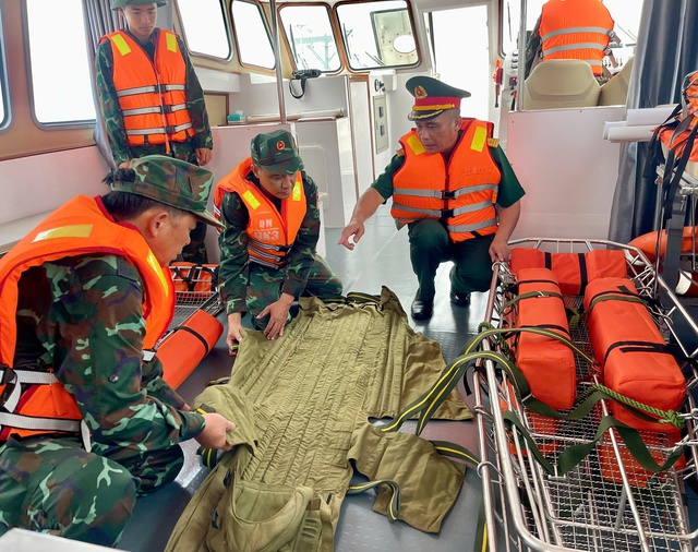 Tăng cường tuần tra tr&ecirc;n Vịnh Hạ Long sau vụ thảm họa lật t&agrave;u Vịnh Xanh 58 - Ảnh 2.