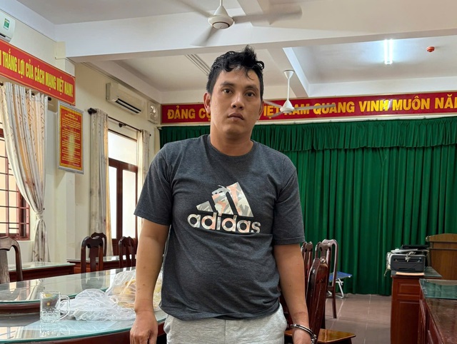 Bắt 2 nghi phạm c&oacute; 8 tiền &aacute;n cướp giật d&acirc;y chuyền- Ảnh 1.