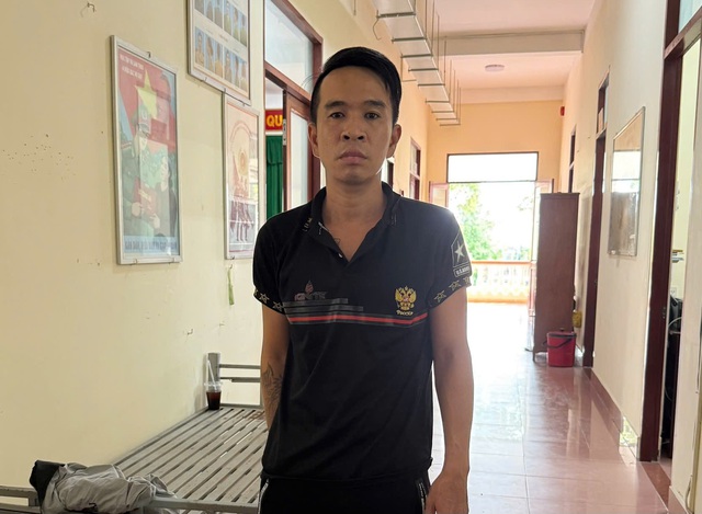 Bắt 2 nghi phạm c&oacute; 8 tiền &aacute;n cướp giật d&acirc;y chuyền- Ảnh 2.