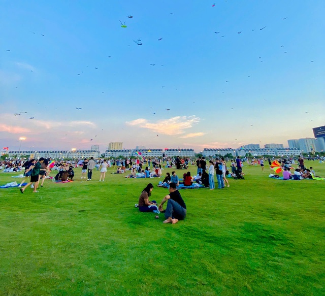 Những địa điểm picnic rất 'chill' ngay trong lòng thành phố được nhiều người yêu thích- Ảnh 8.