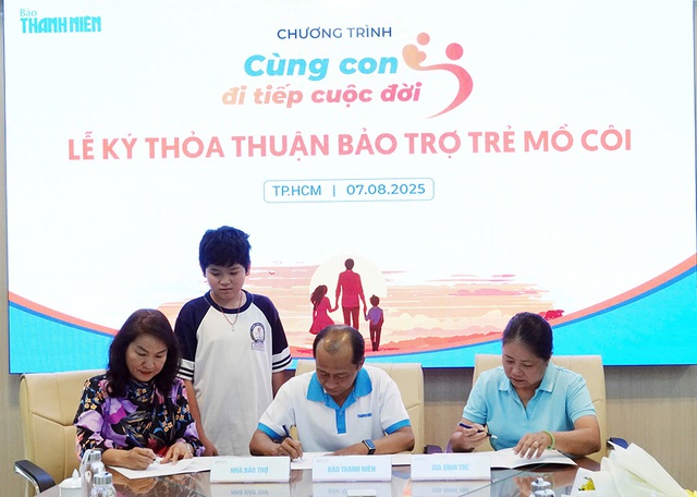 Xúc động lễ ký kết bảo trợ lâu dài cho trẻ mồ côi tại Báo Thanh Niên - Ảnh 3.