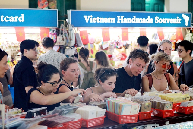 Việt Nam ngày càng thu hút khách ngoại- Ảnh 3.
