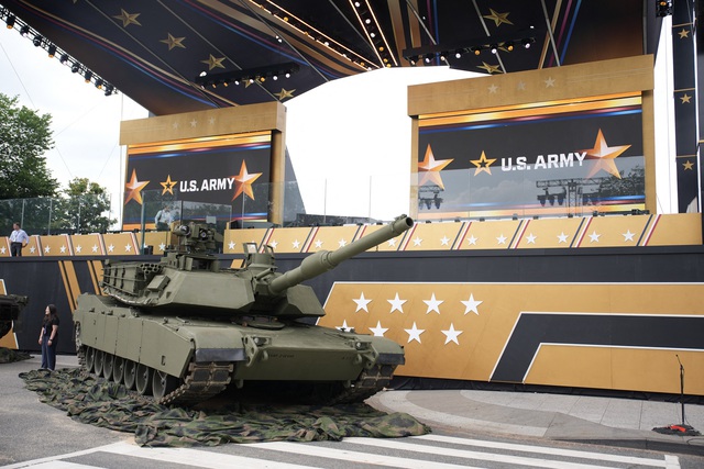 Binh sĩ Mỹ bị cáo buộc chuyển thông tin xe tăng M1A2 Abrams cho Nga - Ảnh 1.