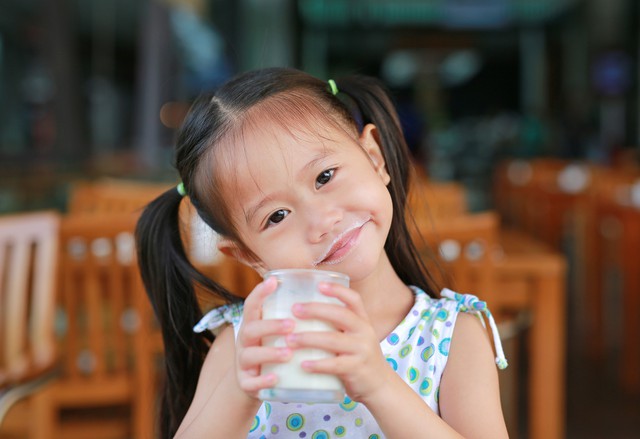 Ra mắt sữa tươi Moozi ‘chuẩn 10 không ưu việt, khác biệt từ thiên nhiên’ - Ảnh 1.
