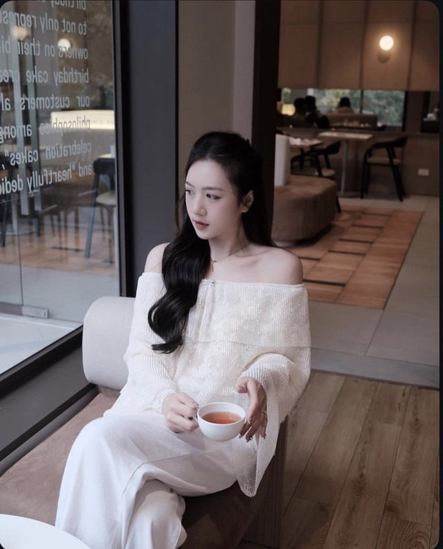 Bí quyết diện áo ren trễ vai đẹp chuẩn nàng thơ- Ảnh 5.