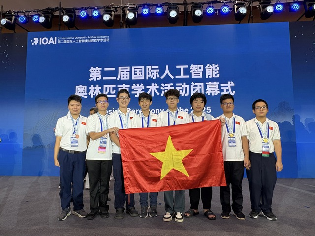 Học sinh Việt Nam giành 3 huy chương vàng Olympic trí tuệ nhân tạo quốc tế - Ảnh 1. Học sinh Việt Nam giành 3 huy chương vàng Olympic trí tuệ nhân tạo quốc tế - Ảnh 1.
